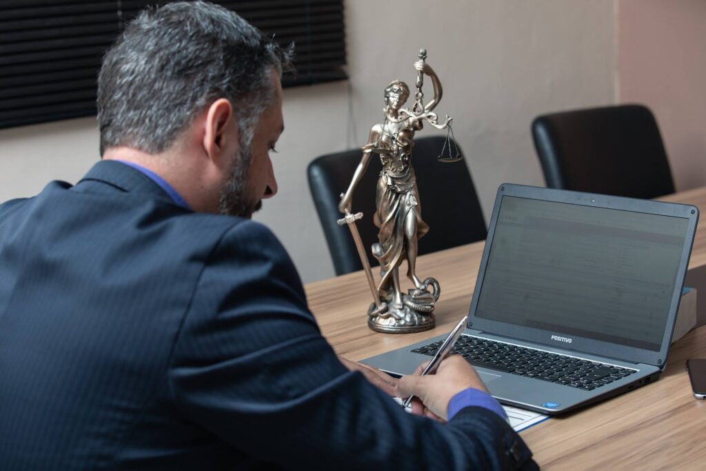 The Modern LLB Guide: Choosing a College That Prepares You for Corporate and Global Success